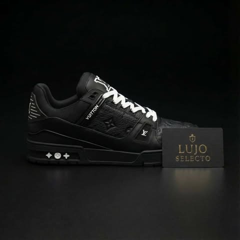 Lv trainer total black